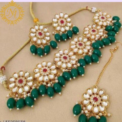 Naitikaarts Latest Choker Design Traditional Stylish Fancy Pearl Necklace Jewellery Set for Women NA-328-GREEN