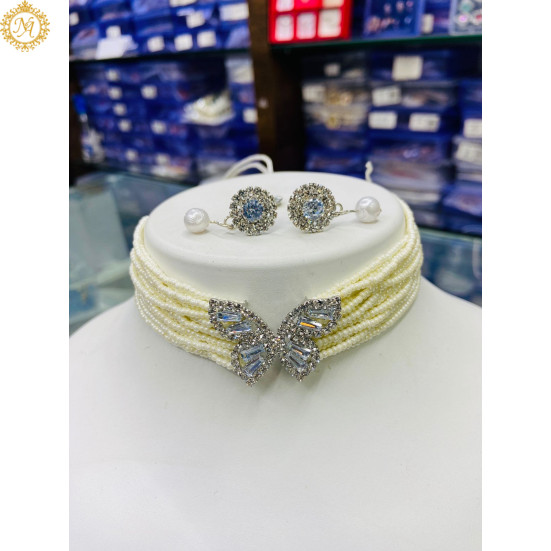 WHITE BUTTERFLY CHOKER